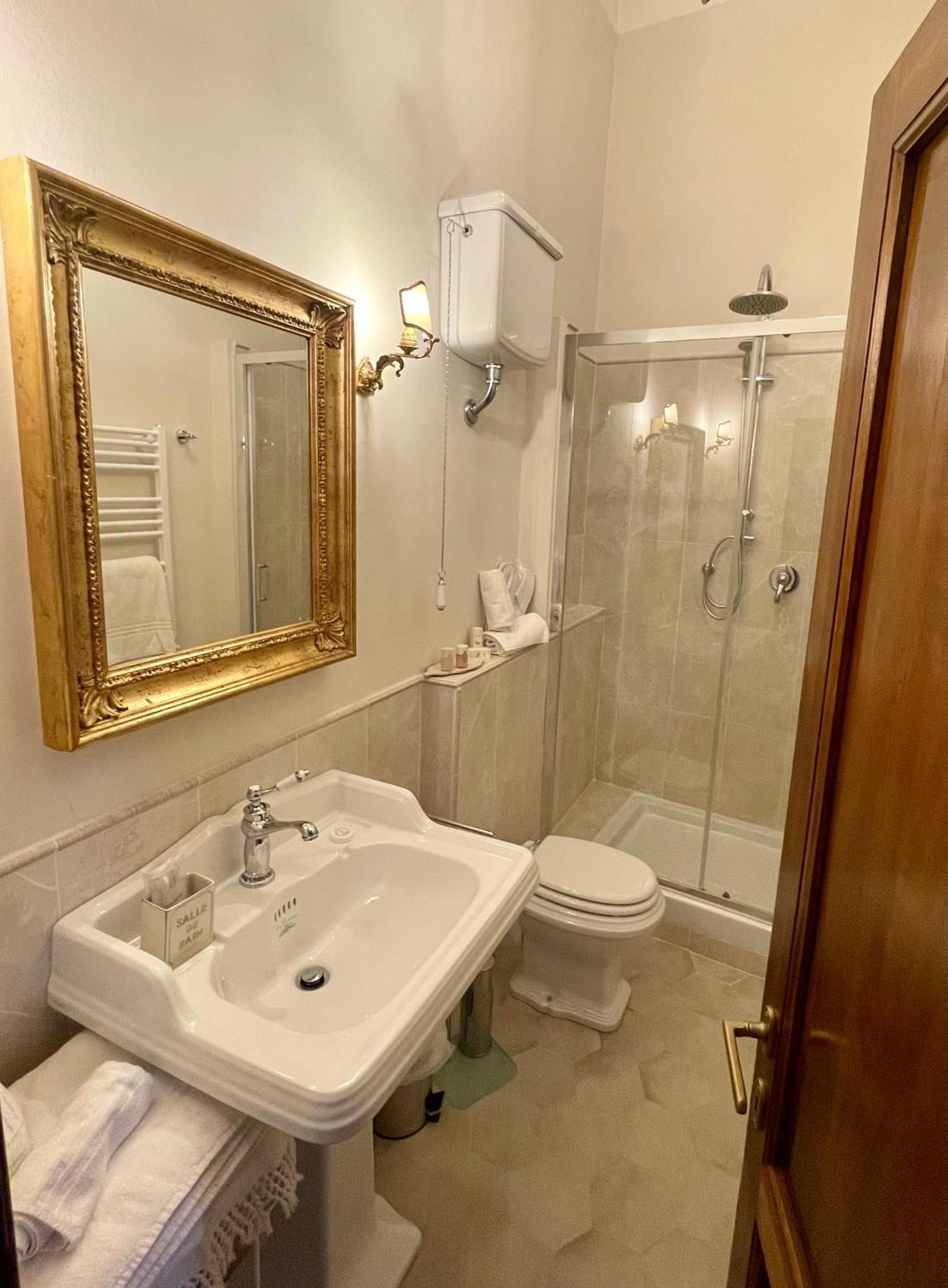 Residenza Dei Ricci Bed & Breakfast คิอูซี ภายนอก รูปภาพ