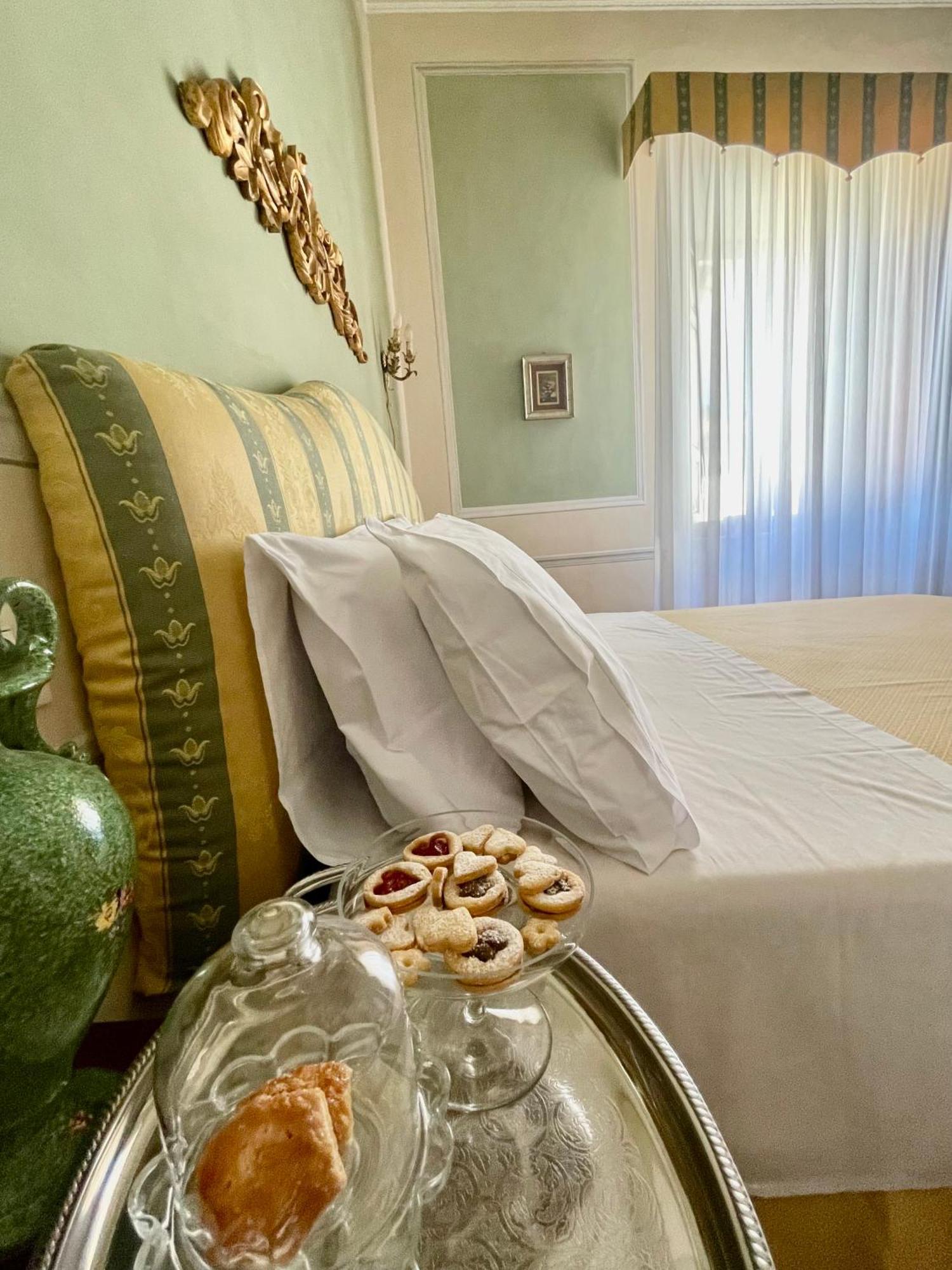 Residenza Dei Ricci Bed & Breakfast คิอูซี ภายนอก รูปภาพ