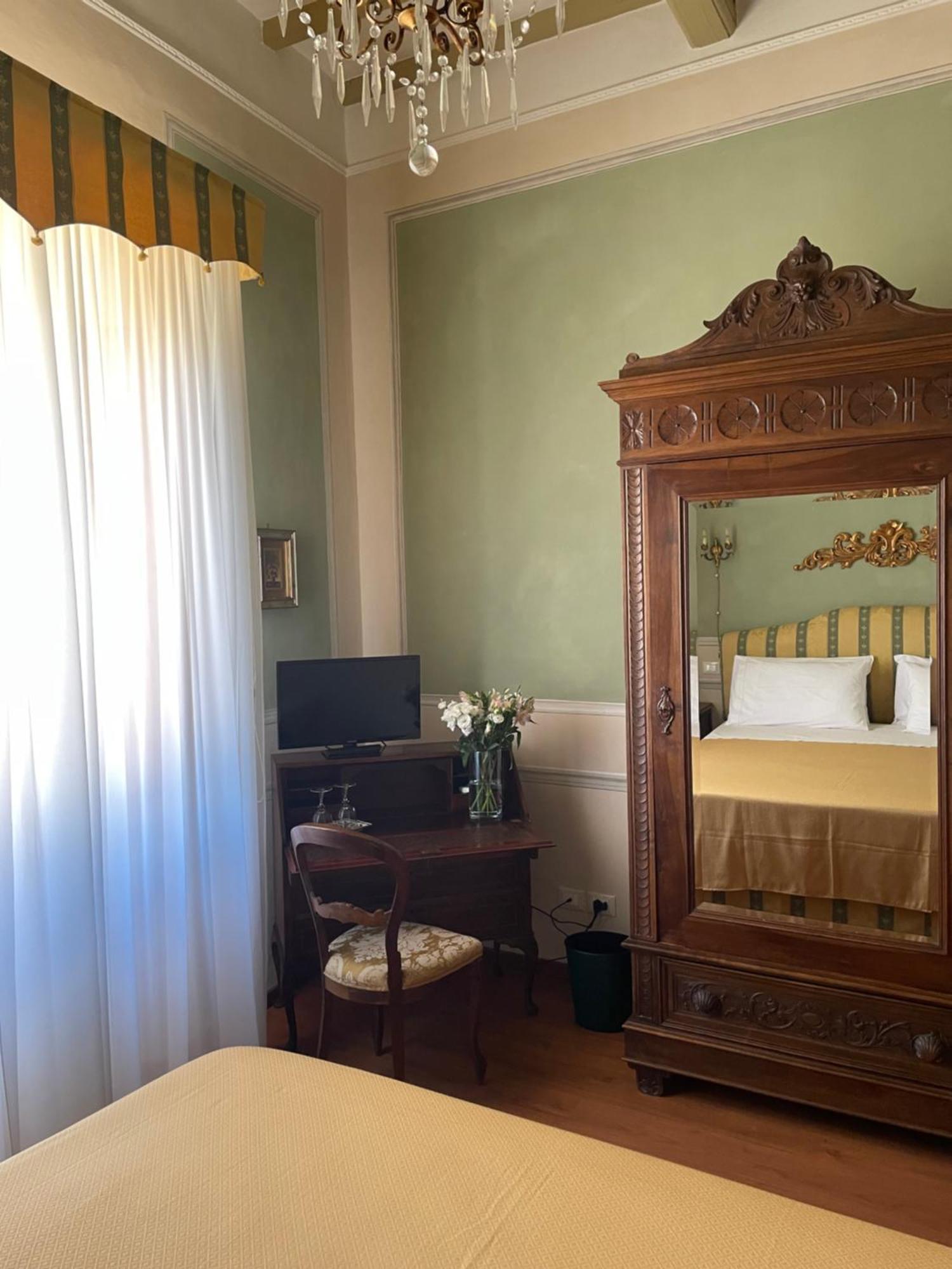 Residenza Dei Ricci Bed & Breakfast คิอูซี ภายนอก รูปภาพ