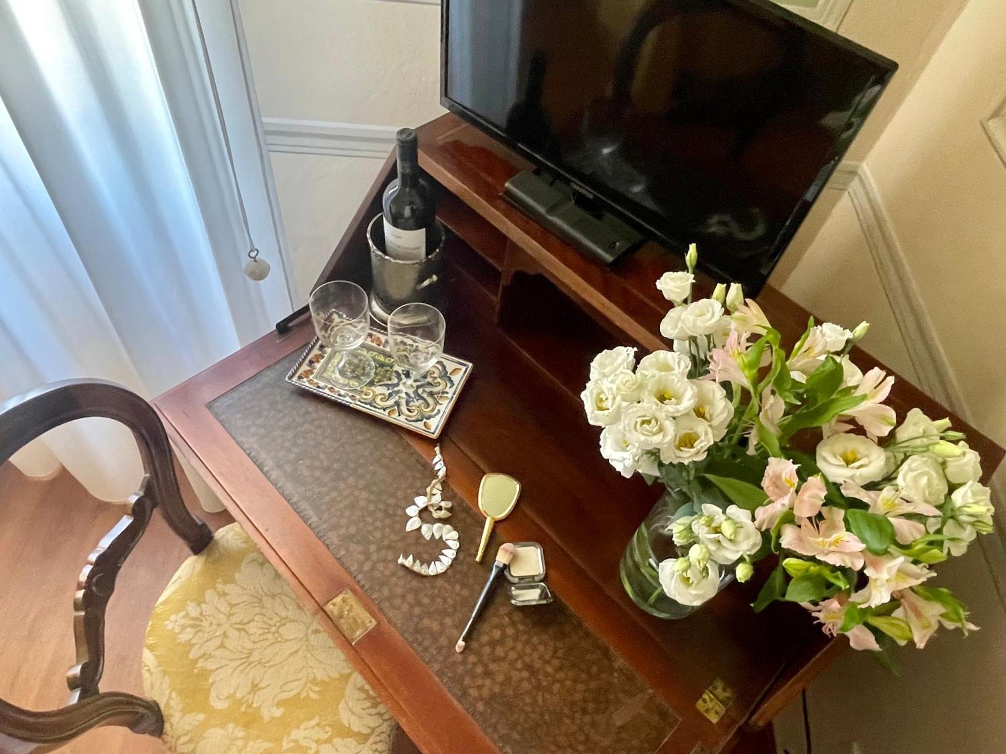 Residenza Dei Ricci Bed & Breakfast คิอูซี ภายนอก รูปภาพ
