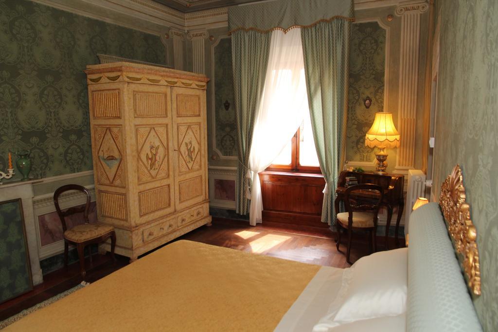 Residenza Dei Ricci Bed & Breakfast คิอูซี ห้อง รูปภาพ