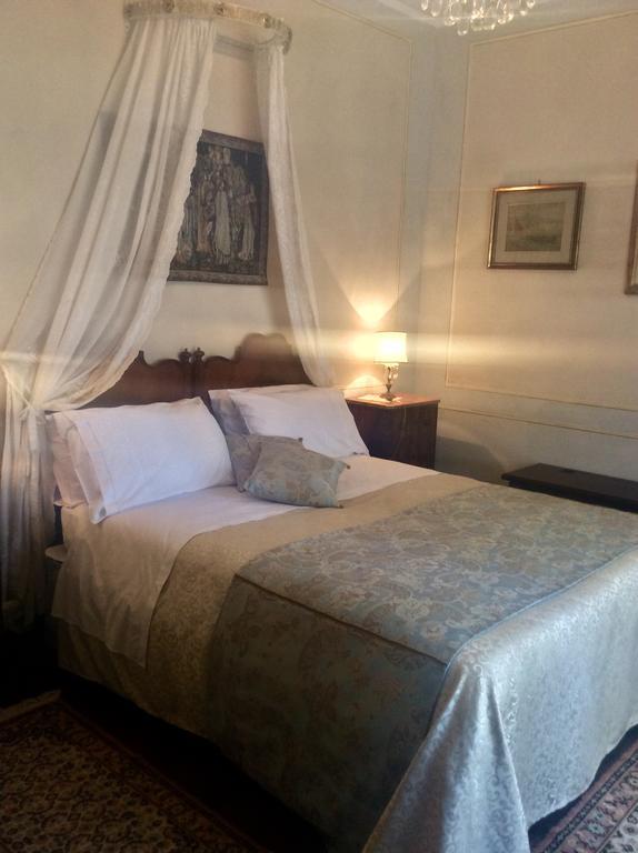 Residenza Dei Ricci Bed & Breakfast คิอูซี ภายนอก รูปภาพ