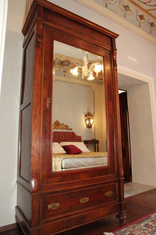 Residenza Dei Ricci Bed & Breakfast คิอูซี ภายนอก รูปภาพ