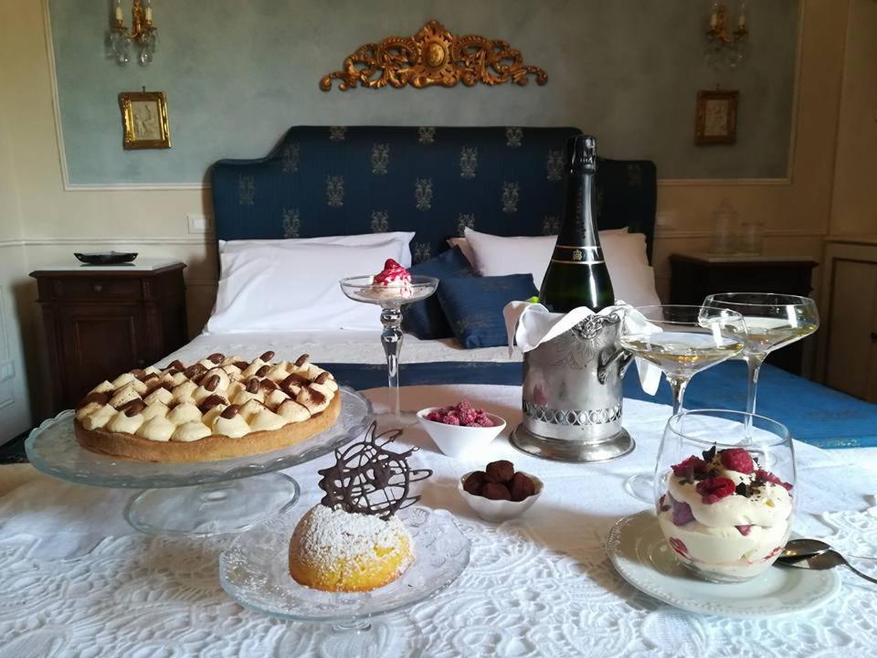 Residenza Dei Ricci Bed & Breakfast คิอูซี ภายนอก รูปภาพ